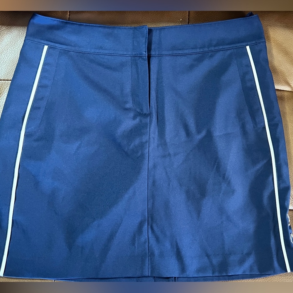 NWOT Izod Navy Golf Skort Size 4
